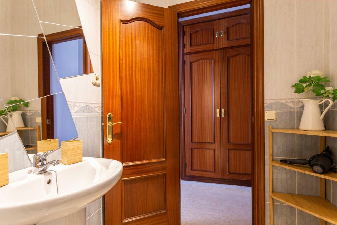 Serva La Bari Shared Apartment Seville Exterior photo